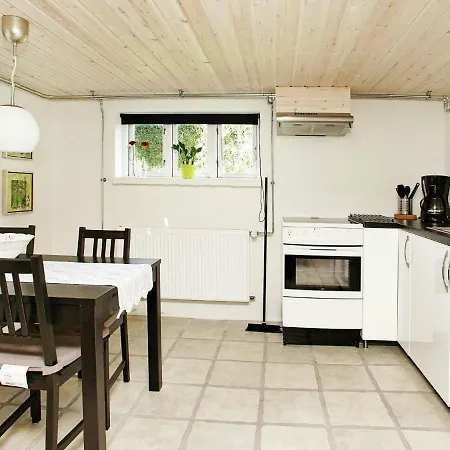 Two-bedroom Holiday In 26 * Hals